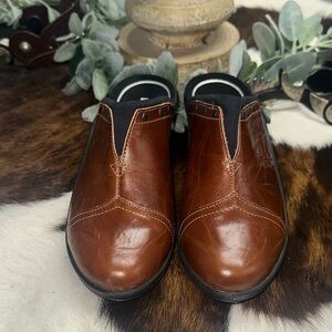 NWOT Romika Brown Leather Mules
